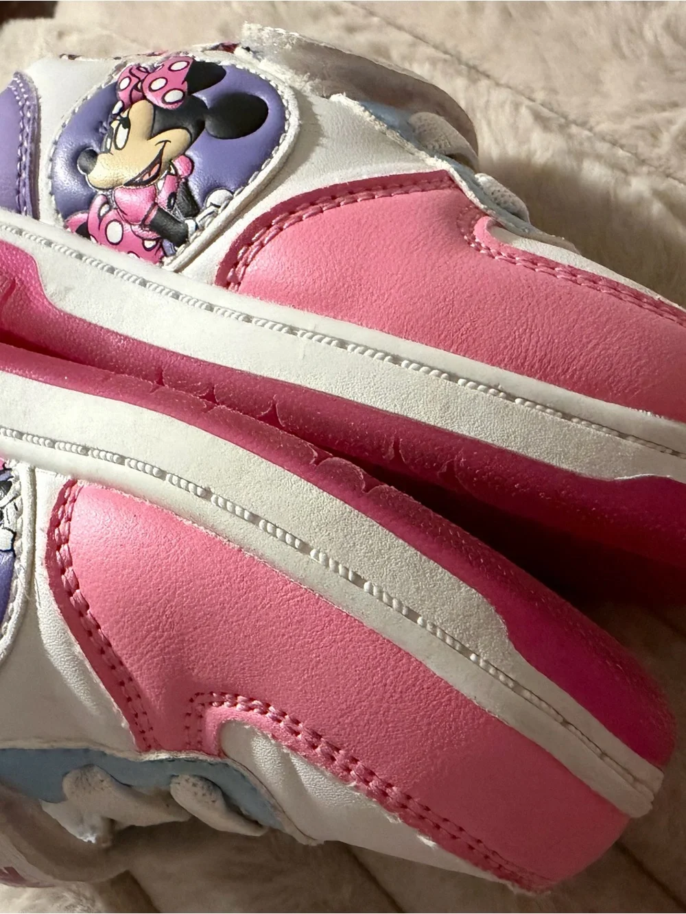 Kids Pink Minnie Character Light-Up Sneakers